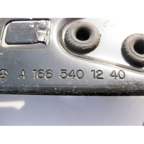 Mercedes-Benz A1665401240 Крышка кронштейна допополнительного АКБ ML W166 GL X166
