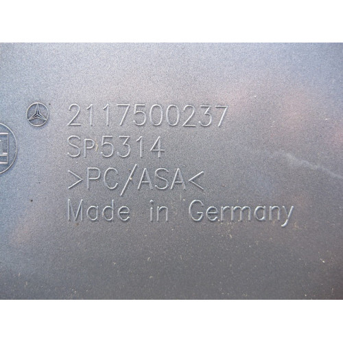 Mercedes-Benz A2117500237 Накладка номерного знака E-Class W211 до рестайл