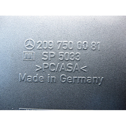 Mercedes-Benz A2097500081 Накладка номерного знака CLK C209