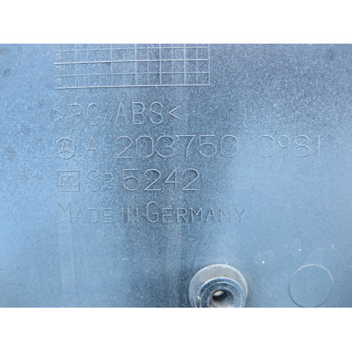 Mercedes-Benz A2037500981 Накладка номерного знака C-Class W203 USA