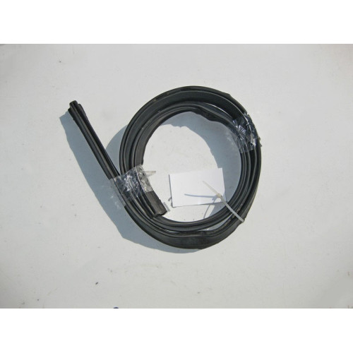Mercedes-Benz A1648890098 Уплотнитель капота на моторном щите ML W164 GL X164