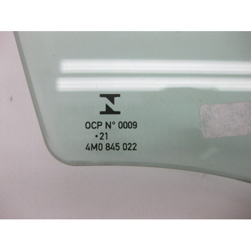VAG 4M0845022 Стекло двери передней правой (43R-00050)