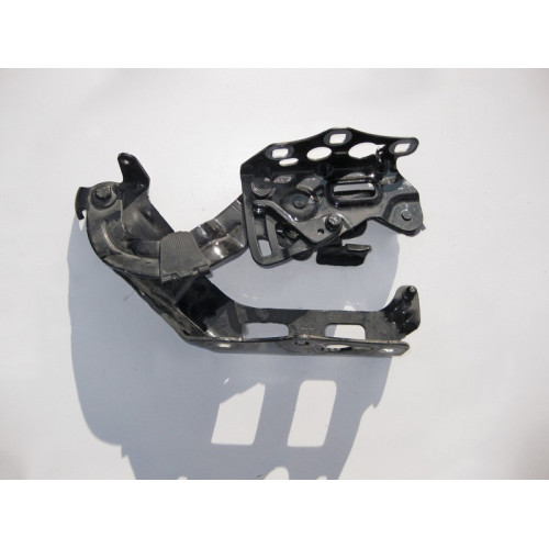 Mercedes-Benz A2058800828 Петля капота левая C-Class W205