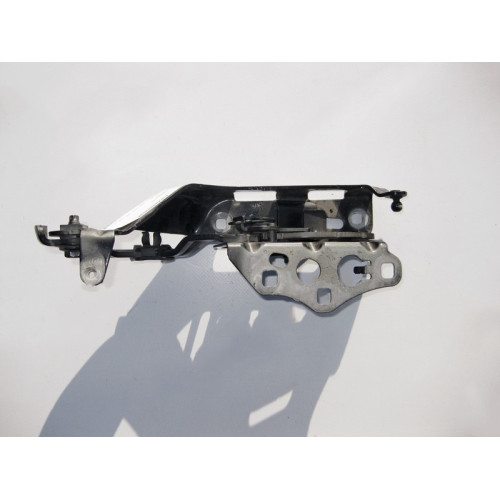 Mercedes-Benz A2058800828 Петля капота левая C-Class W205