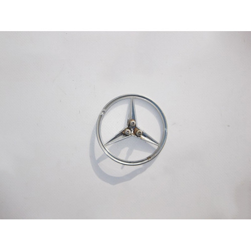 Mercedes-Benz A2058174500 Значок - эмблема "Mercedes-Benz" на крышку багажника C-Class W205