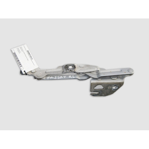 VAG 8D5827301C Петля крышки багажника левая VW Passat B5+