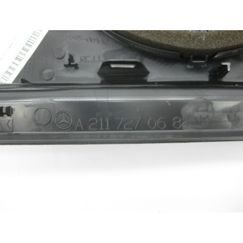 Mercedes-Benz A2117270688 9051 Накладка динамика черная передней правой дверной карты E-Class W211