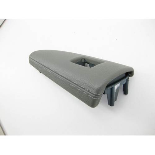 Mercedes-Benz A2217200689 7H91 Облицовка серая кожа кнопки стеклоподъёмника на передней правой дверной карте S-Cla