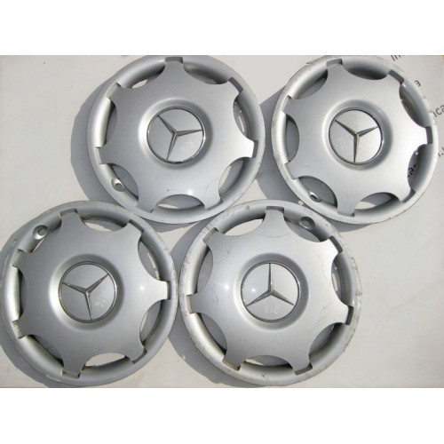 Mercedes-Benz A2034010224 Комплект колпаков на стальные диски R16 C-Class W203