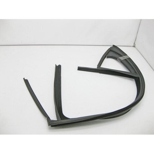 Mercedes-Benz A2227300417 Уплотнитель стекла задней правой двери S-Class W222