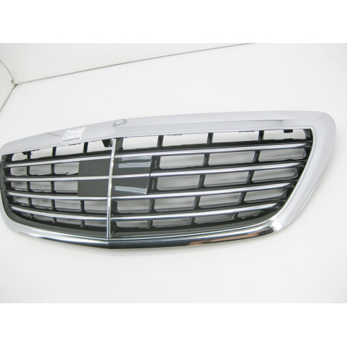 Mercedes-Benz A2228800683 9040 Radiator grille assembly for distronic radar