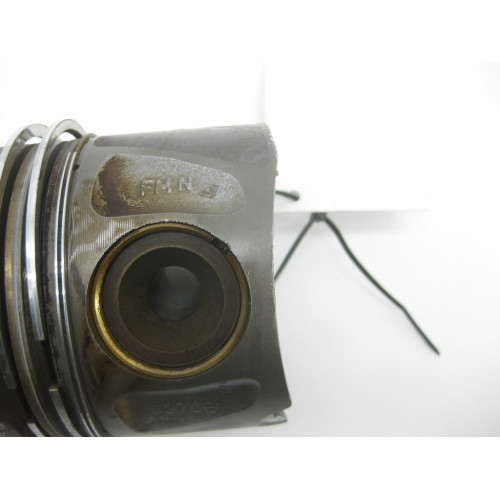 Mercedes-Benz A6420300518 Left piston for engine OM642 V6 3.0 cdi CLS C218 E-Class W212 S-Class W221