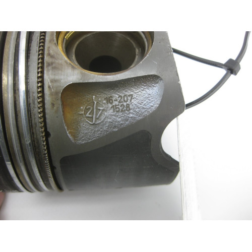 Mercedes-Benz A6420300518 Left piston for engine OM642 V6 3.0 cdi CLS C218 E-Class W212 S-Class W221