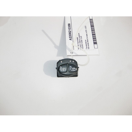 Mercedes-Benz A2208210358 7C45 Кнопка подогрева заднего левого сидения S-Class W220