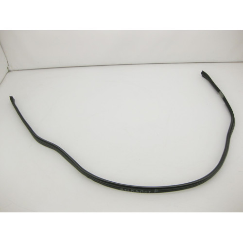 Mercedes-Benz A2116280298 Уплотнитель подкапотный E-Class W211