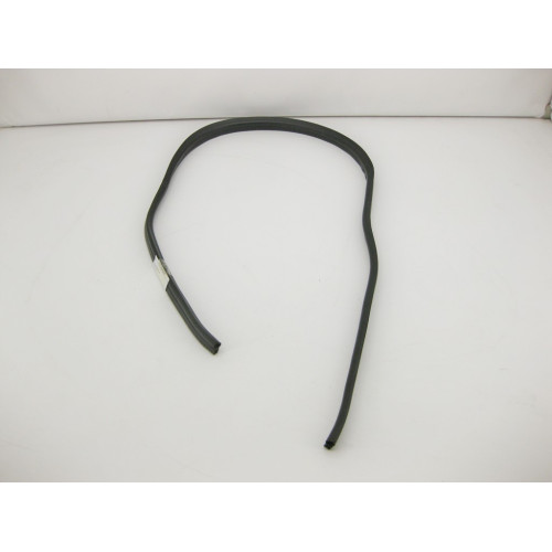 Mercedes-Benz A2116280298 Уплотнитель подкапотный E-Class W211