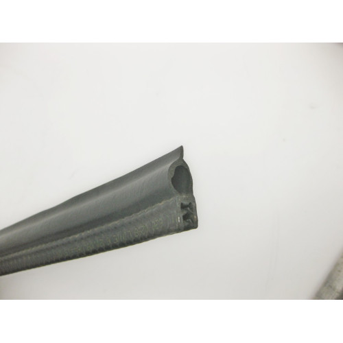 Mercedes-Benz A2116280298 Уплотнитель подкапотный E-Class W211