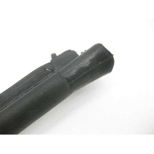 Audi 8E0823723A Уплотнитель подкапотный задний Audi A4 B6