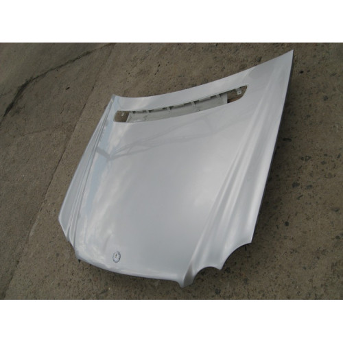 Mercedes-Benz A2098800057 Капот CLK C209 серебристый 744U