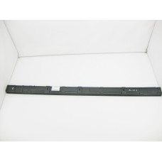 A1646981030 Пыльник - накладка подножки нижняя правая ML W164