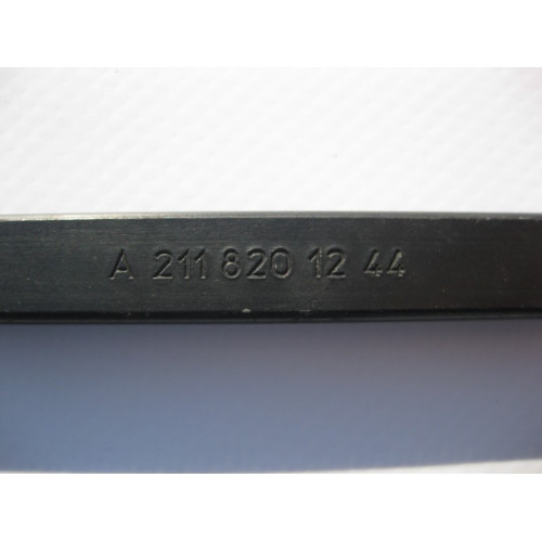 Mercedes-Benz A2118201244 Поводок стеклоочистителя - дворника правый E-Class W211