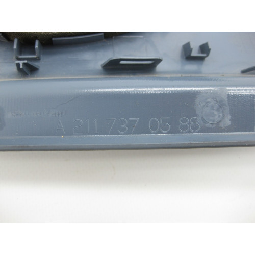 Mercedes-Benz A2117370588 5C56 Накладка динамика синяя на карте задней левой двери E-class W211 E-class S211