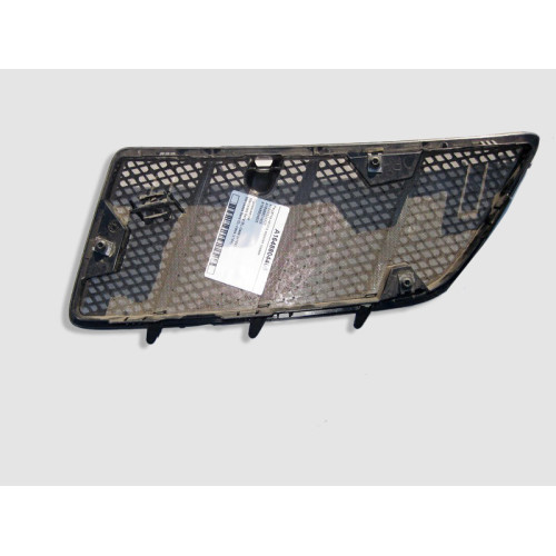 Mercedes-Benz A1648804405 Решётка капота верхняя правая ML W164 GL X164