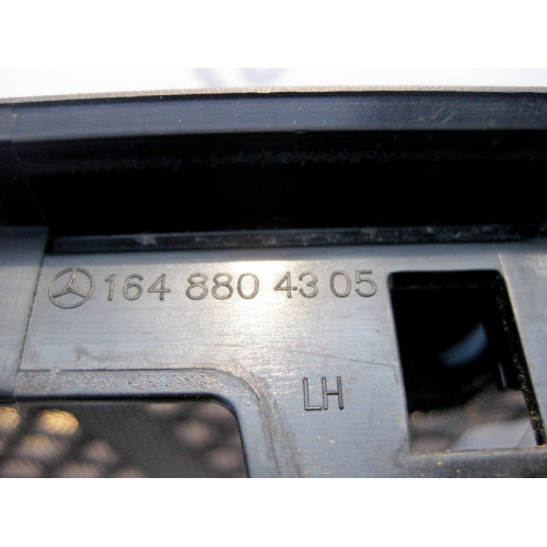 Mercedes-Benz A1648804305 Решётка капота левая ML W164 GL X164
