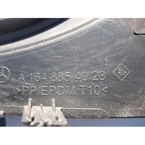 Mercedes-Benz A1648854023 Решётка правой туманки переднего бампера ML W164 рестайл