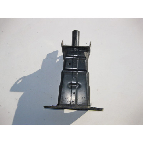 Mercedes-Benz A1646202031 Правый кронштейн усилителя бампера ML W164 GL X164