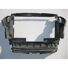 A1645000016 Дефлектор воздушный вокруг радиатора ML W164 GL X164