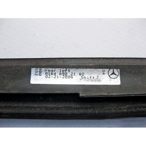 Mercedes-Benz A1646902180 Молдинг под стеклом задней левой двери ML W164