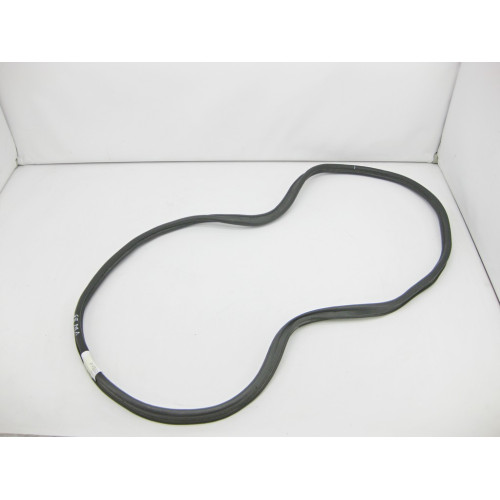 VAG 3B5827705G Уплотнительная резинка крышки багажника VW Passat B5 Skoda Superb седан