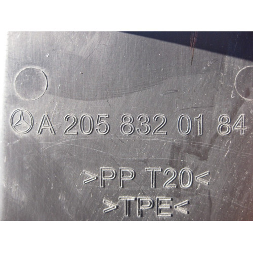 Mercedes-Benz A2058320184 Сточная трубка левого водоотвода дворников C-Class W205