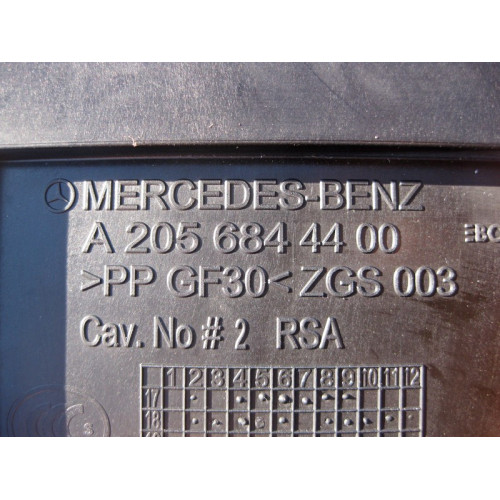 Mercedes-Benz A2056844400 Пластиковая опора пространства ног переднего пассажира C-Class W205