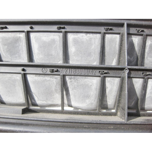 Mercedes-Benz A2118300042 Rear fender vent E-Class W211 CLS C219 SLR R199