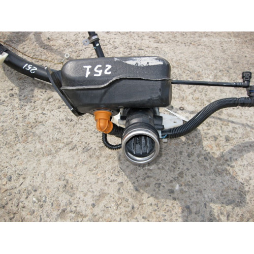 Mercedes-Benz A2514702720 Заливная горловина бензиновая R-Class W251
