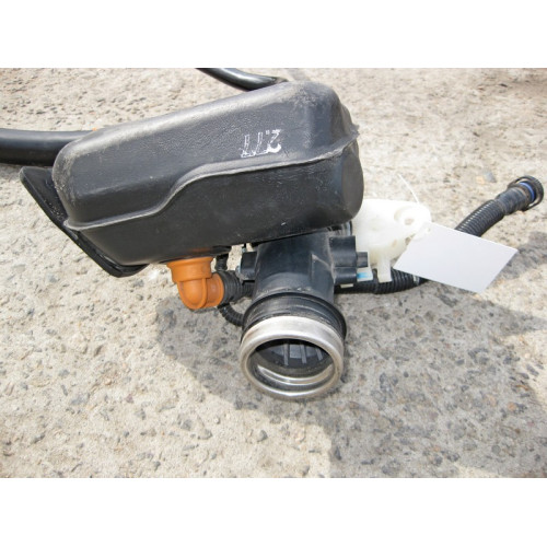 Mercedes-Benz A1644700320 Заливная горловина бензиновая GL X164