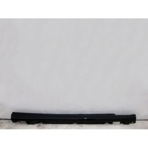 Mercedes-Benz A2056980454 Порог пластиковый правый Avantgarde C-Class W205