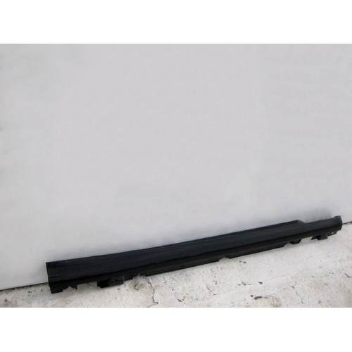 Mercedes-Benz A2056980454 Порог пластиковый правый Avantgarde C-Class W205