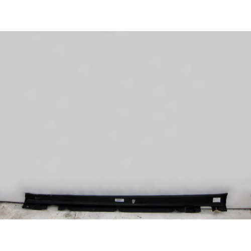 Mercedes-Benz A2056980454 Порог пластиковый правый Avantgarde C-Class W205