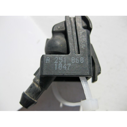 Mercedes-Benz A2518601047 Правая форсунка омывателя лобового стекла R-Class W251