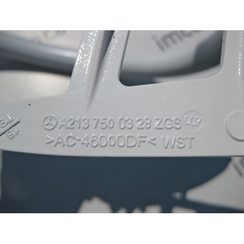 Mercedes-Benz A2137500328 Петля крышки багажника левая E-Class W213