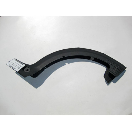 Mercedes-Benz A2138210989 Дефектная накладка левой петли багажника E-Class W213