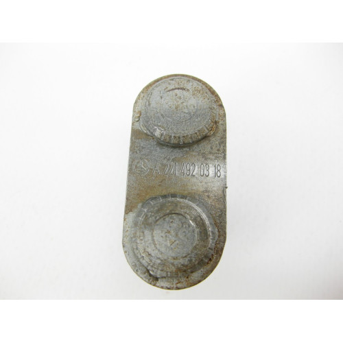 Mercedes-Benz A2214920318 Кріпильна пластина випускної системи¶