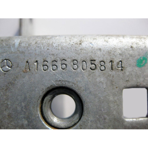 Mercedes-Benz A1666805814 Кронштейн пола багажника GL GLS X166