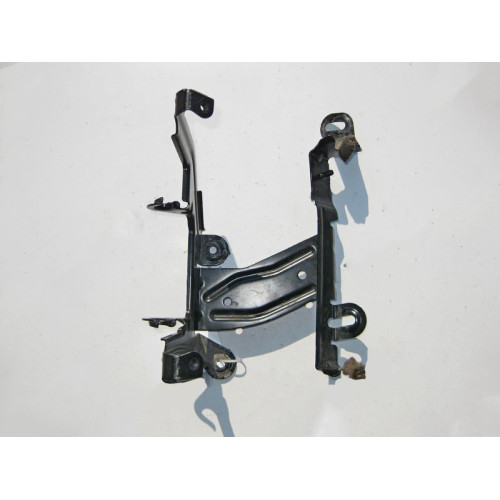 Mercedes-Benz A2115458040 Кронштейн дополнительного бачка фароомывателя E-Class W211 CLS C219