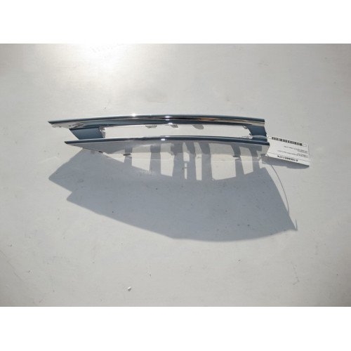 Mercedes-Benz A1668851374 Новая хром накладка AMG левого ДХО ML W166