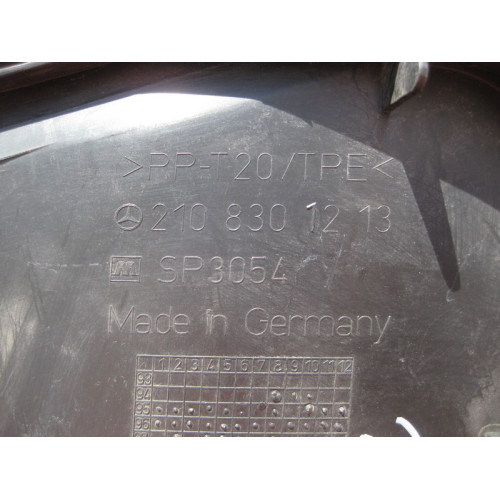 Mercedes-Benz A2108301213 Пластик дворников - водоотвод правый E-Class W211