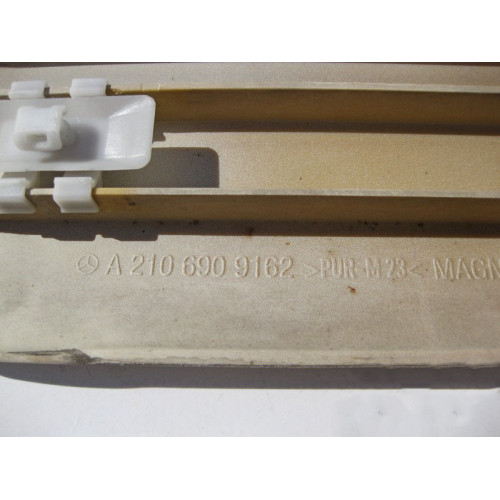 Mercedes-Benz A2106909162 Молдинг задней левой двери без хрома E-Class W210 Classic